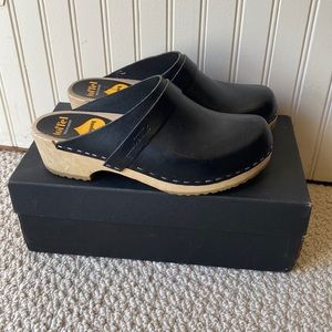 Swedish Hasbeens Toffel Black Leather Wood Sole Clogs 37 or US 6 1/2